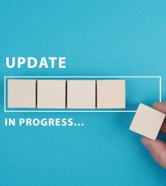 Update in progress Prozess dargestellt mit Würfel.